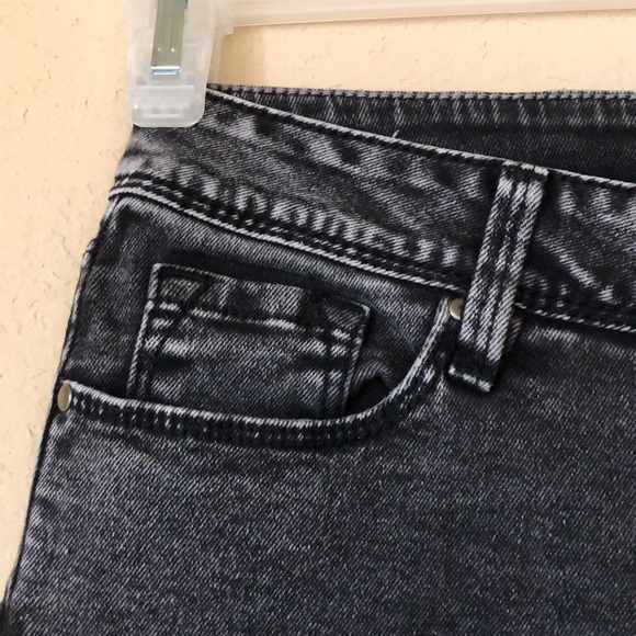 Bullhead shorts (size 3) - Picture 6 of 9